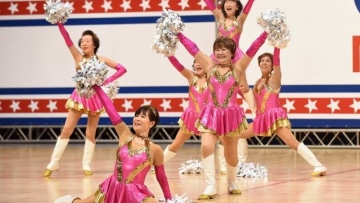 wah-grup-cheerleader-jepang-ini-terdiri-dari-para-wanita-lanjut-usia-1 wah-grup-cheerleader-jepang-ini-terdiri-dari-para-wanita-lanjut-usia-1