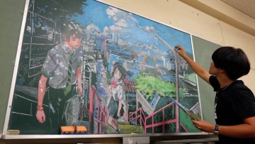 wow-seorang-guru-di-jepang-mengajar-seni-melukis-di-papan-tulis-yang-luar-biasa-1