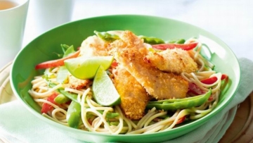resep-ayam-tepung-panko-wijen-dengan-salad-mie-ramen