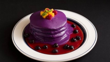 sambut-halloween-kafe-di-jepang-sediakan-pancake-ungu-menyeramkan-1