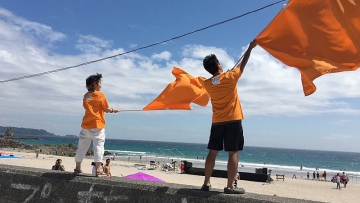 bila-melihat-bendera-orange-ini-di-jepang-segeralah-menyelamatkan-diri-2