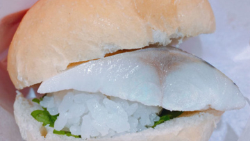 buger-sushi-jadi-menu-baru-di-restoran-sushi-jepang-0