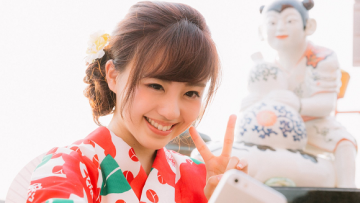 Hati-Hati! Pose Peace Saat Berselfie Dapat Menagancam Keamanan