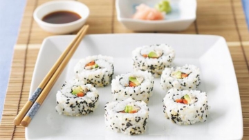 Resep Membuat Sushi Roll Ayam Alpukat Ala Jepang