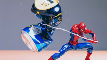 Fotografer Jepang Ini Jadikan Action Figure Superhero Ini Hidup