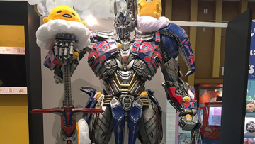 Gudetama Menularkan Virus Malas Pada Robot Transformers