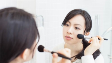 Wah, Kafe di Jepang Ini Hanya Pekerjakan Wanita Tanpa Makeup & Tidak Merokok! (1)