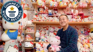 Pria Jepang Pecahkan Rekor Guinness Untuk Koleksi Hello Kitty Terbanyak di Dunia