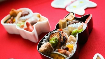 Kemasan Bento Berbentuk Kucing Ini Buat Bekal Makan Siang Jadi Menggemaskan (1)