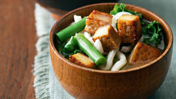 Resep Sup Miso Jepang Dengan Kale dan Tofu Renyah Resep Sup Miso Jepang Dengan Kale dan Tofu Renyah