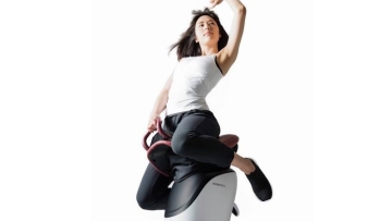 Alat Fitness Dari Jepang Ajak Penggunanya Bermain Rodeo (1)