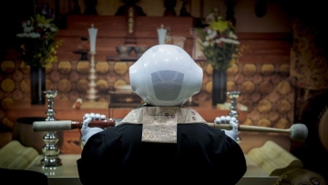Canggih, Robot di Jepang Kini Bisa Memimpin Upacara Pemakaman!