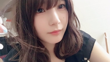Begini Ekspresi Youtuber Cantik Dari Jepang Saat Diajari Urya Oi Ala Wota