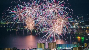 Foto-foto Keindahan Kembang Api di Jepang Saat Festival Musim Panas (1)