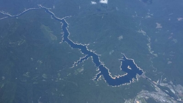 Sungai di Jepang Ini Bentuknya Keren, Mirip Seperti Naga!