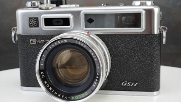 yashica-electro-35-gsn-35mm-film-rangefinder-spiderman-camera-ex-condition-ebb9953d016f8e0f3db2b35c790ad42b