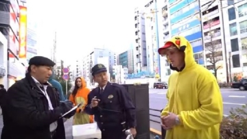 Logan Paul Kembali Berulah Dengan Melempar Poke Ball Di Jalanan Kota Tokyo