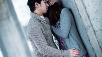 Wanita Jepang Membayar Ikemen Untuk Buat Dirinya Menangis, Lalu Menyeka Air Matanya