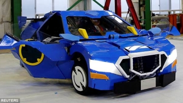 4B912F0B00000578-5659733-image-m-25_1524740215067