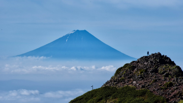 Macet, Netizen Jepang Bagikan Pemandangan Pendakian Gunung Fuji Dari Dekat