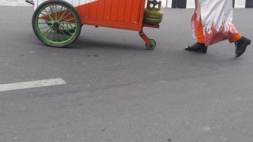 "Naruto" Jualan Mie Ramen Buah Naga Ramai Dibicarakan Warganet