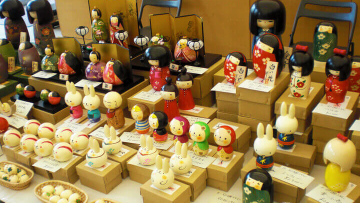 Boneka-Kokeshi Boneka-Kokeshi