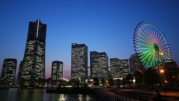 Minato Mirai pada malam hari