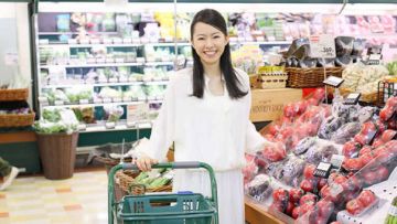 Ilustrasi berbelanja di supermarket etika berbelanja Jepang japanesestation.com