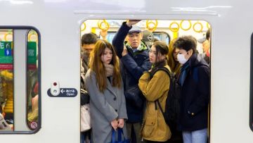 etika menaiki kereta Jepang japanesestation.com