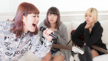 Ilustrasi karaoke karaoke Jepang japanesestation.com