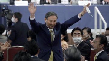 Yoshihide Suga Perdana Menteri Jepang japanesestation.com 