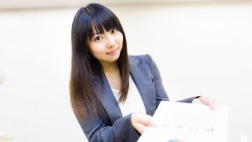 Ilustrasi wanita pekerja di Jepang pekerjaan dengan tingkat stres rendah japanesestation.com