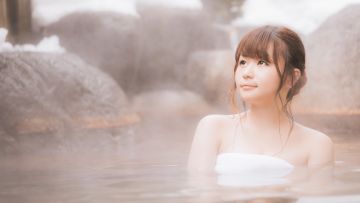 Berendam di Onsen