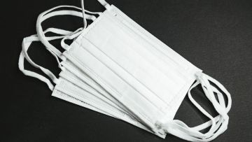 Ilustrasi masker masker guru Jepang japanesestation.com