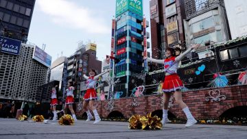 Cheerleaders Stasiun Shimbasi