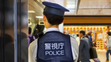 Polisi Jepang Seorang anak jepang mencuri senjata dari polisi untuk melakukan bunuh diri japanesestation.com