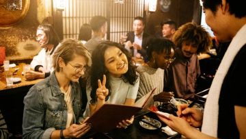 Ilustrasi orang asing  bahasa jepang kemampuan japanesestation.com
