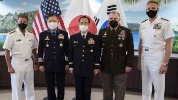 Kepala staf gabungan Korea Selatan, Jepang, dan AS Kepala staf gabungan Korea Selatan, Jepang, dan AS