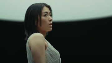 Utada Hikaru dalam music video "Pink Blood" utada hikaru pink blood japanesestation.com
