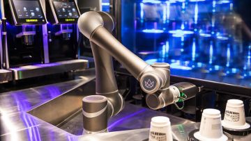 Robot Barista Kopi (By East Japan Railway Company)