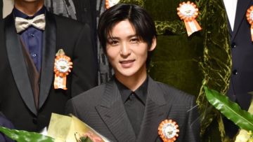 Ren Meguro Mencatat Sejarah Artis Smile Up Pertama yang Meraih Penghargaan Aktor Pemula Terbaik Ren Meguro Mencatat Sejarah Artis Smile Up Pertama yang Meraih Penghargaan Aktor Pemula Terbaik