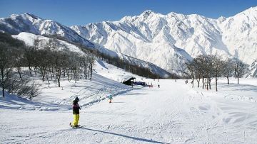 Pemandangan saat bermain ski di Hakuba (Japan Guide). Pemandangan saat bermain ski di Hakuba (Japan Guide).