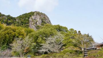Mifuneyama Rakuen (Cherise Fong/Visit Kyushu). Mifuneyama Rakuen (Cherise Fong/Visit Kyushu).