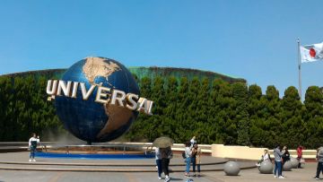 Universal Studio Japan, salah satu taman hiburan di Osaka yang terkenal (Inside Osaka).