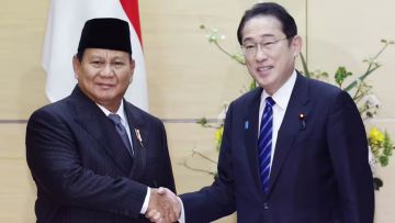 Prabowo Subianto bersalaman dengan PM Fumio Kishida (Nikkei AsiaUichiro Kasai). Prabowo Subianto bersalaman dengan PM Fumio Kishida (Nikkei AsiaUichiro Kasai).