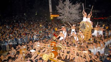 Furukawa Matsuri untuk menyambut musim semi di Prefektur Gifu (ohmatsuri.com). Furukawa Matsuri untuk menyambut musim semi di Prefektur Gifu (ohmatsuri.com).