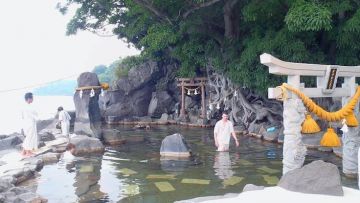 Salah satu onsen di Sakurajima yang kini sudah tidak ada (Japan Guide).