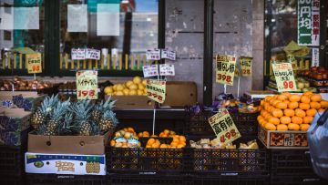 Buah yang dijual di Jepang (Unsplash/Redd F) Buah yang dijual di Jepang (Unsplash/Redd F)