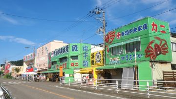 Teradomari Street Market (GaijinPot Travel). Teradomari Street Market (GaijinPot Travel).