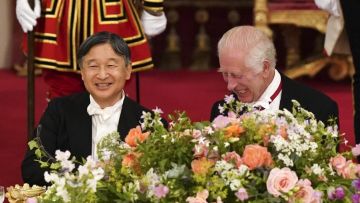 Kaisar Naruhito bersama Raja Charles III dalam Perjamuan Kenegaraan (Jordan Pettitt Pool via AP) Kaisar Naruhito bersama Raja Charles III dalam Perjamuan Kenegaraan (Jordan Pettitt Pool via AP)